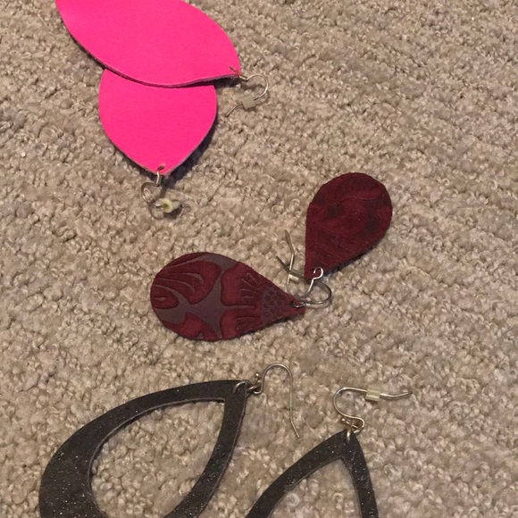 Fun bundle of leather earrings - Picture 5 of 5